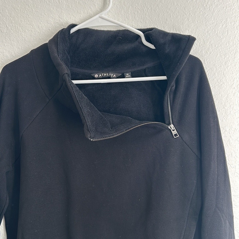 Athleta pull over - Picture 4 of 4